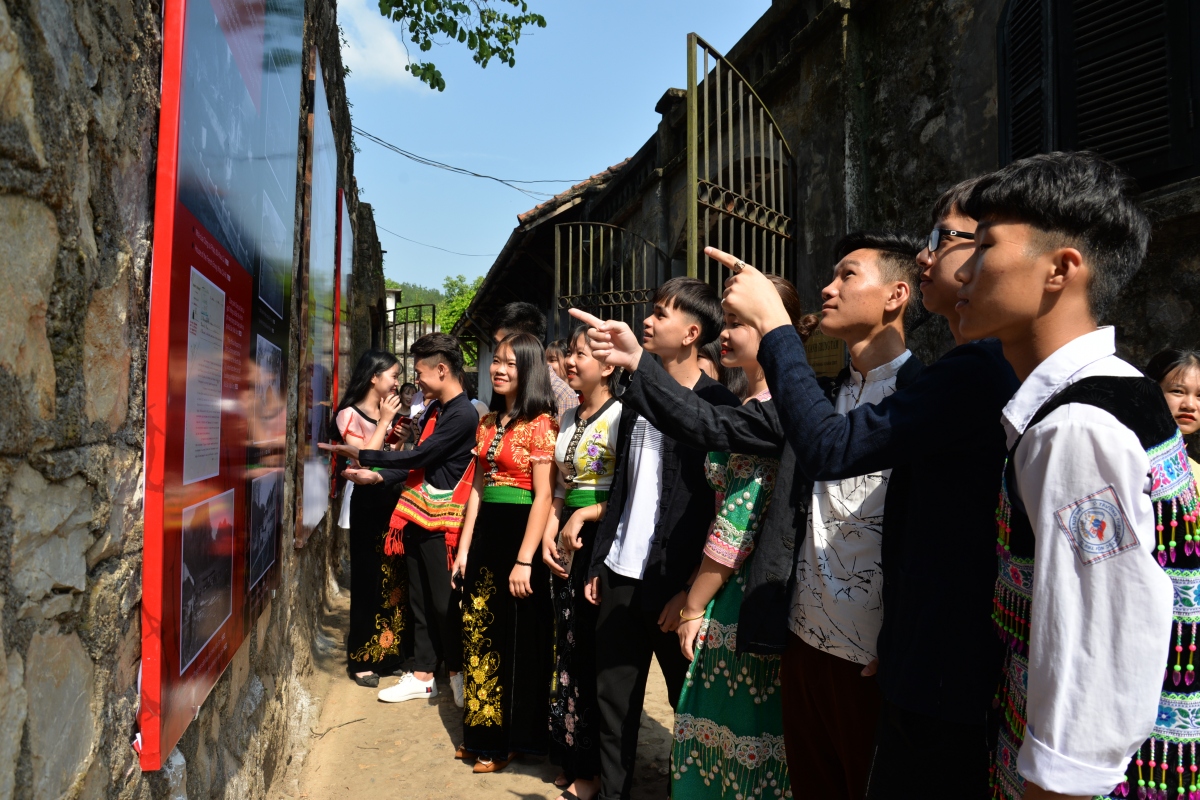 Di tích Nhà tù Sơn La, “địa chỉ đỏ” giáo dục truyền thống cách mạng cho thế hệ trẻ