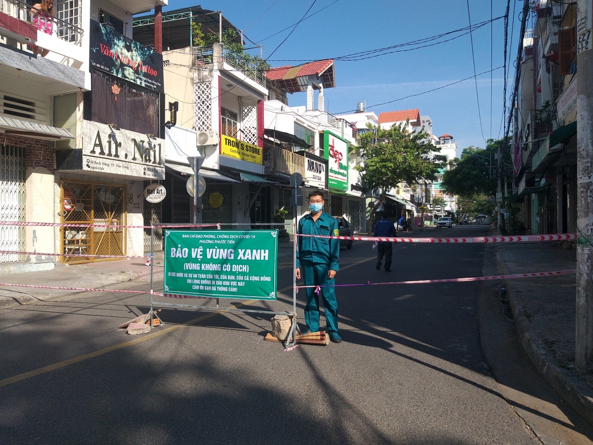 Tọa đàm về Covid-19: Giãn cách chỉ có tác dụng cấp thời, cần giải pháp thích ứng lâu dài