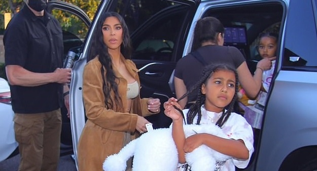 Kim Kardashian đưa các con và cháu gái đến xem phim hoạt hình "Paw Patrol"