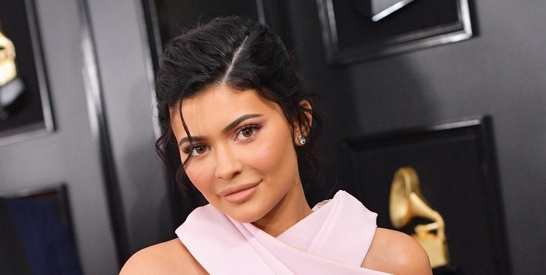 Kylie Jenner sắp ra mắt thương hiệu đồ bơi?