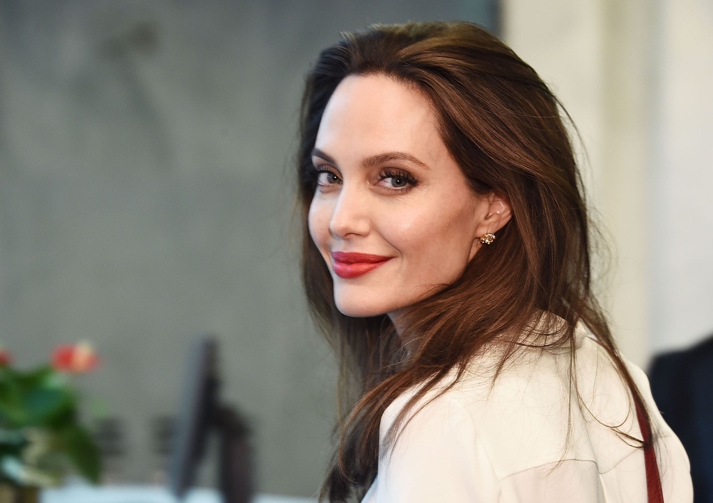 Angelina Jolie gia nhập Instagram, chia sẻ bài đăng đầu tiên đầy ý nghĩa