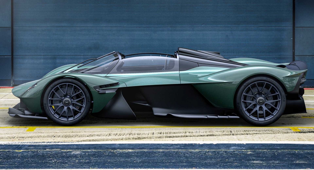 Aston Martin ra mắt siêu phẩm mui trần Valkyrie Spider