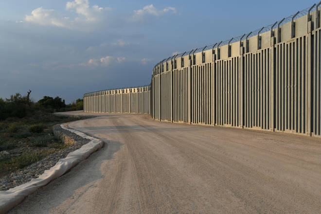 Hy Lạp hoàn thành bức tường ngăn người di cư dọc biên giới với Thổ Nhĩ Kỳ