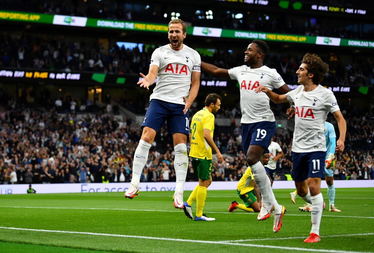 Harry Kane rực sáng, Tottenham giành vé vào vòng bảng Europa Conference League