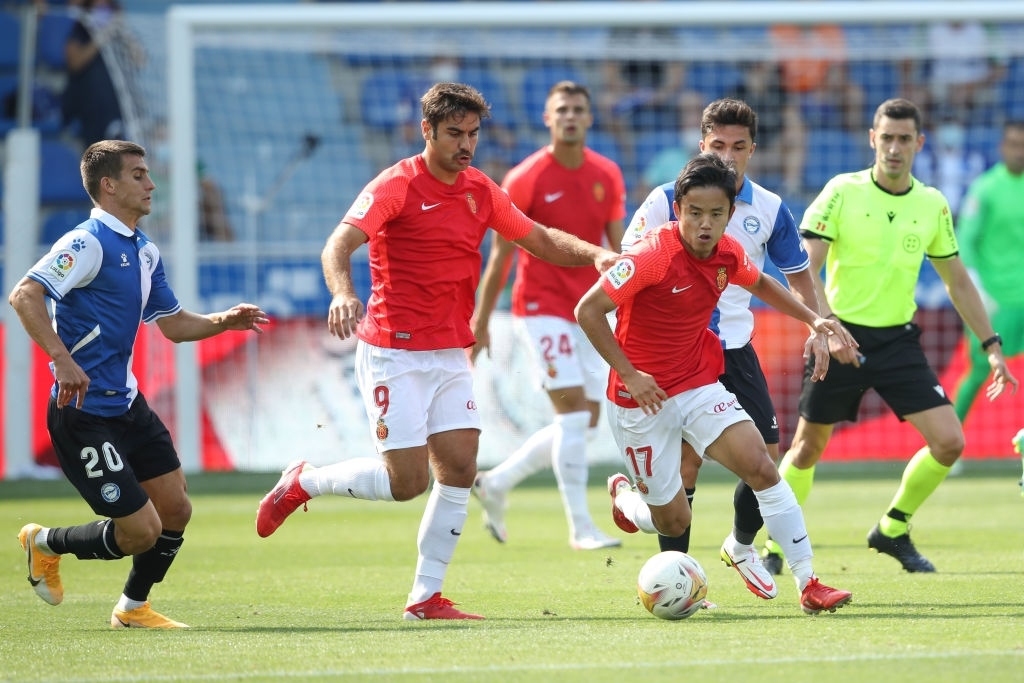 Bóng đá Nhật Bản dẫn đầu châu Á về số cầu thủ thi đấu tại châu Âu