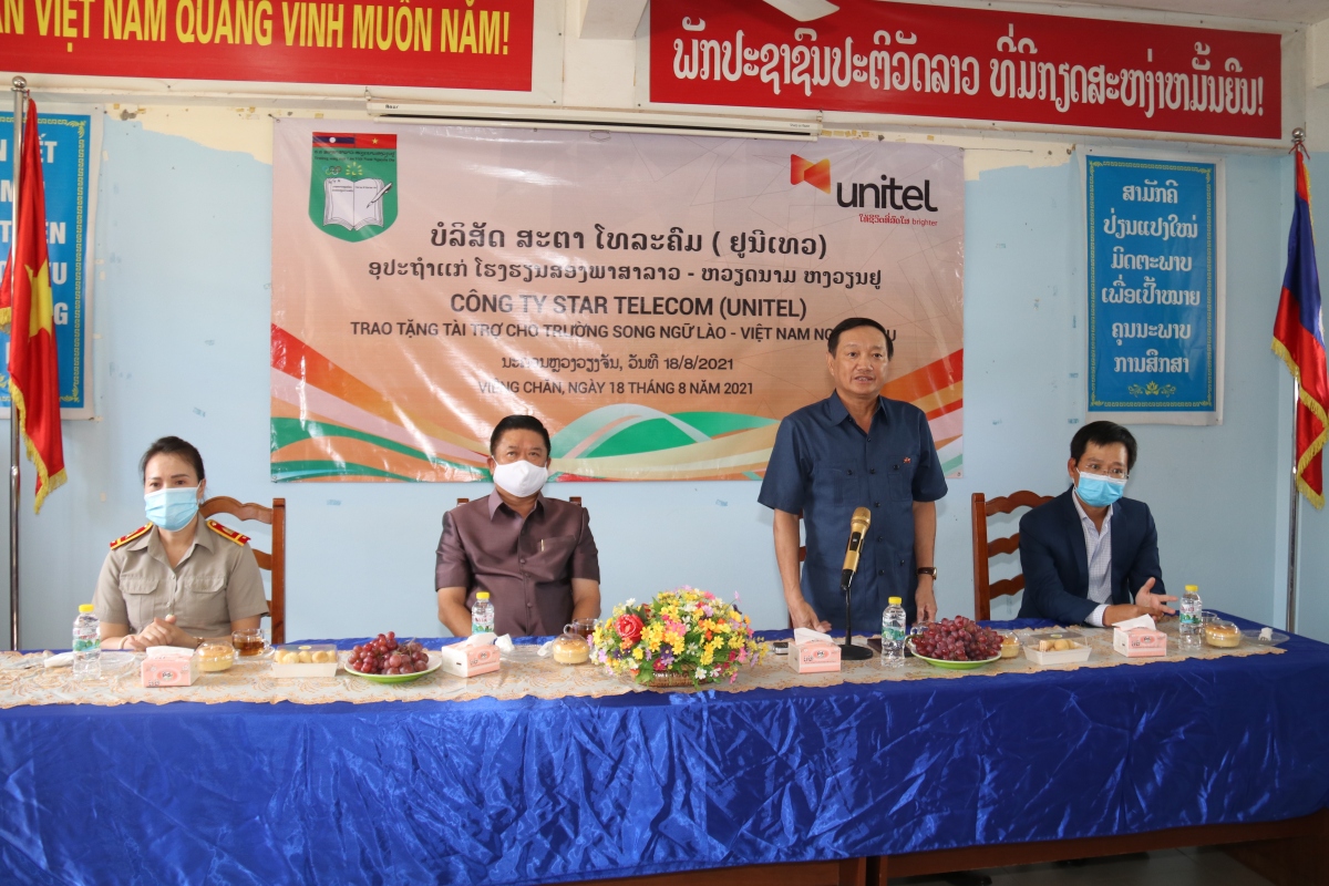 Tạo điều kiện học tập thuận lợi cho con em kiều bào tại Lào