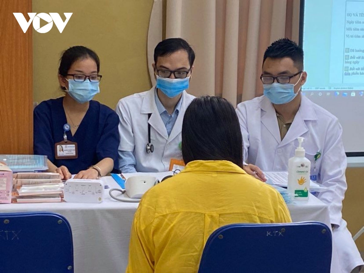 Ngày 18/8, hơn 60 người tham gia tiêm mũi 1 giai đoạn 2 vaccine Covivac