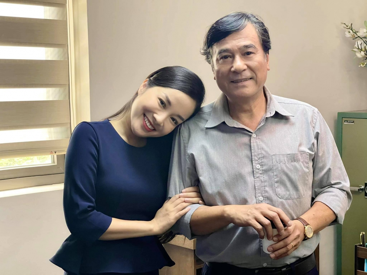 15 năm "Nhật ký Vàng Anh", Minh Hương từ con hóa bạn gái NSND Mạnh Cường