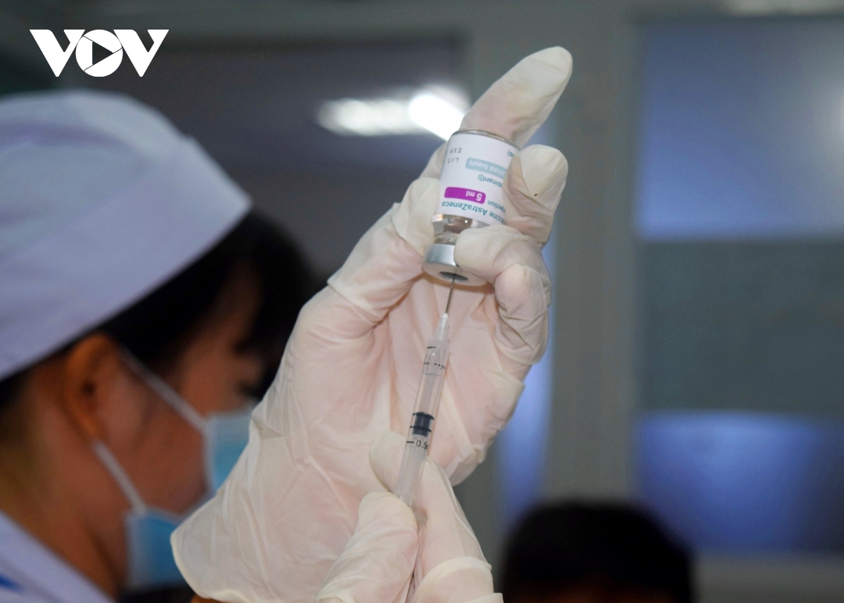 Bí thư Thành ủy Hà Nội chỉ đạo điều tra "dịch vụ" tiêm vaccine thần tốc