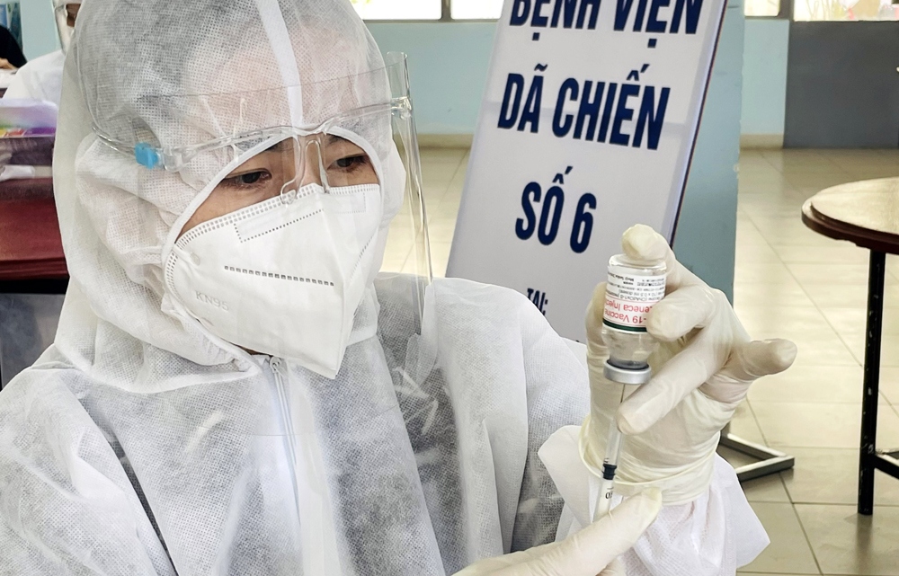 Lần đầu tiên công nhân ở Đồng Nai được tiêm vaccine phòng Covid-19