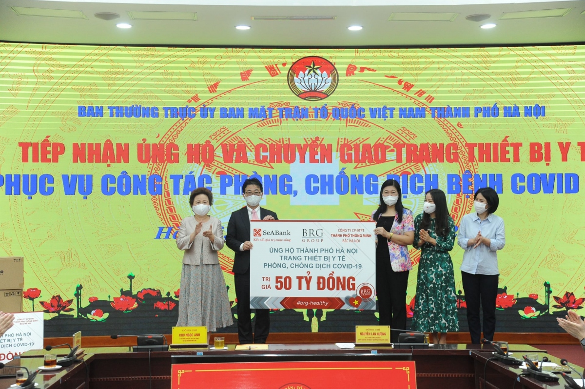 Hà Nội tiếp nhận ủng hộ thiết bị y tế từ các doanh nghiệp trị giá hơn 100 tỷ đồng