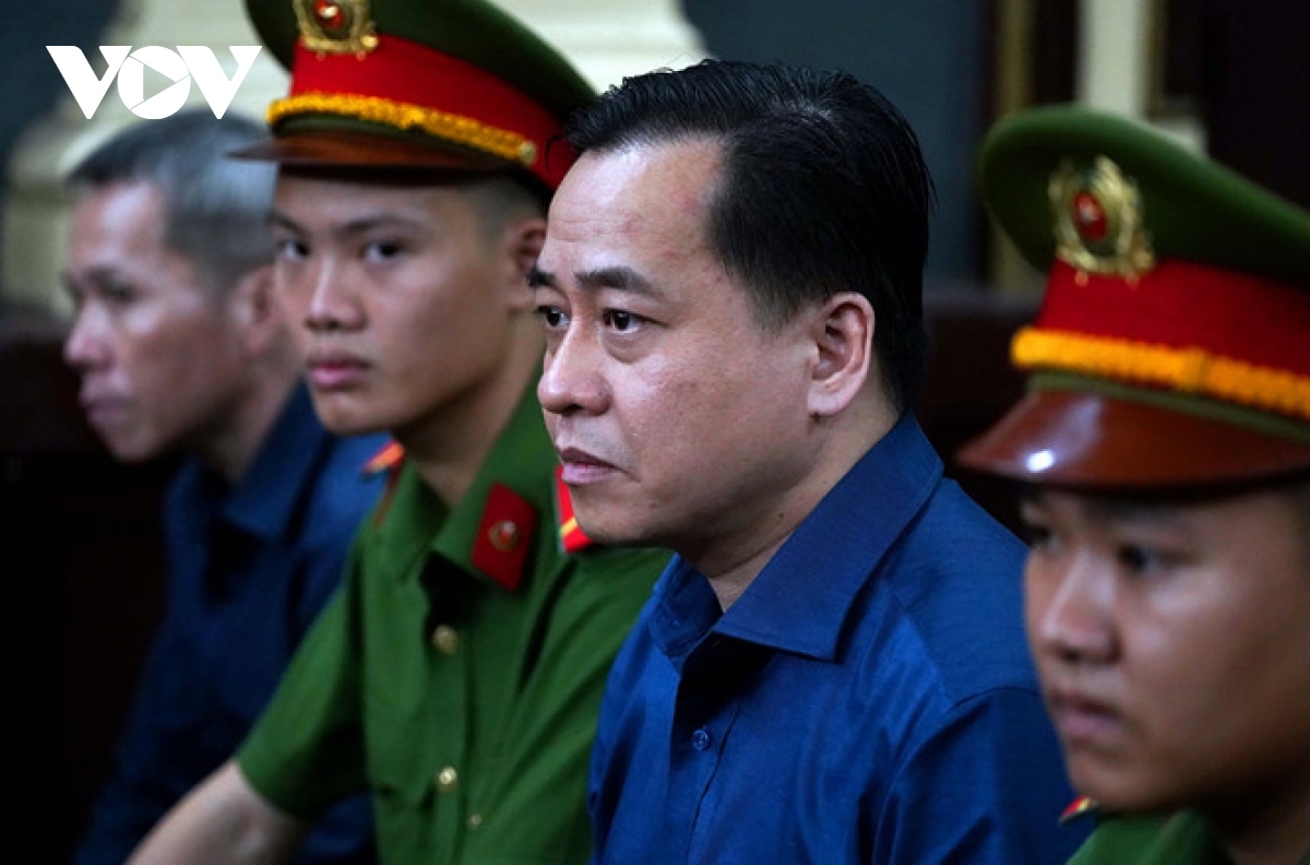 Bị can Nguyễn Duy Linh nhận hối lộ 5 tỷ đồng từ Phan Văn Anh Vũ