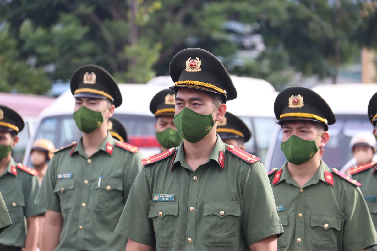 Sơn La tăng cường 85 cán bộ, chiến sĩ hỗ trợ huyện Phù Yên chống dịch