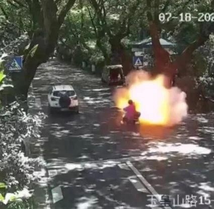 Trung Quốc cảnh báo xe đạp điện bốc cháy và phát nổ do cải tạo, thay đổi bất hợp pháp