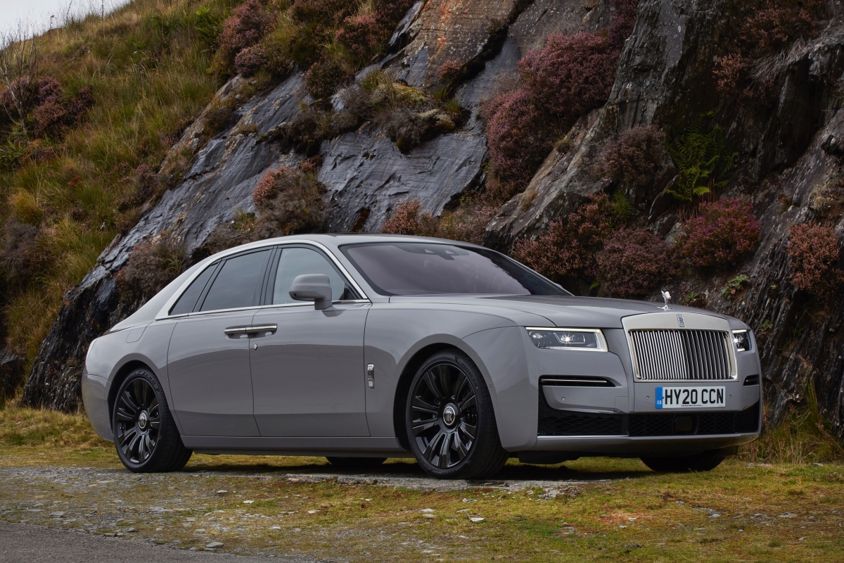 Rolls-Royce New Ghost - sedan siêu sang thế hệ mới có giá từ 29,9 tỷ đồng