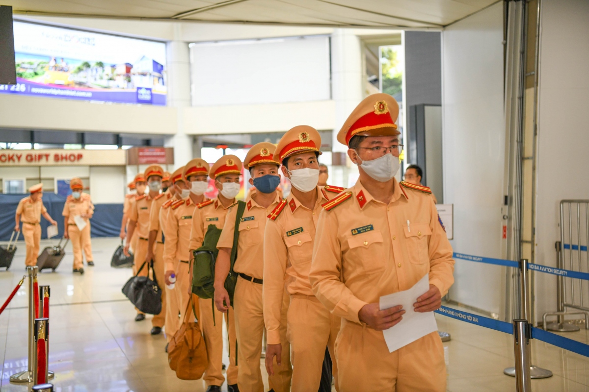 Tăng cường CSGT từ Hà Nội vào TP.HCM hỗ trợ chống dịch