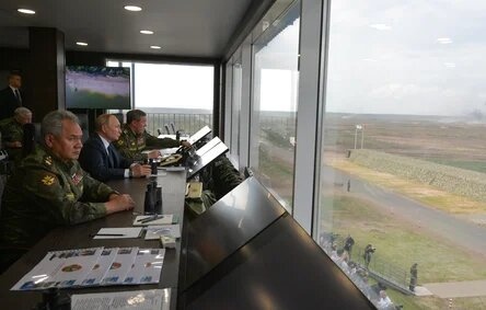 Tổng thống Nga V.Putin theo dõi cuộc tập trận "Zapad-2021" tại bãi tập Mulino