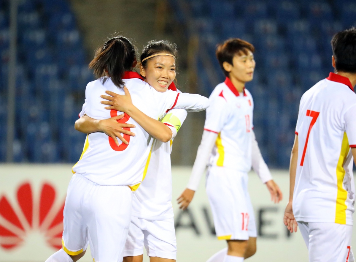 Lẽ ra ĐT nữ Việt Nam phải ghi được hơn 20 bàn vào lưới ĐT nữ Maldives