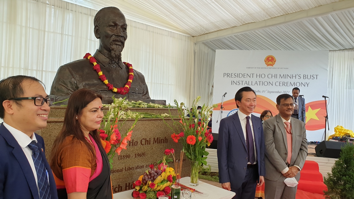 Tổ chức đặt tượng Chủ tịch Hồ Chí Minh tại New Delhi, Ấn Độ