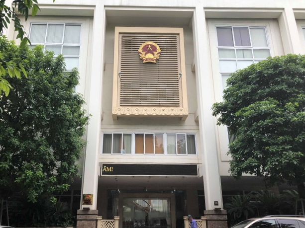 Một ngân hàng tại Hà Nội bị phạt vì không báo cáo ca F0