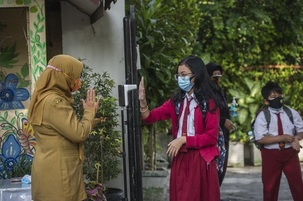 Indonesia tuyên bố kiểm soát được đại dịch, chuyên gia cảnh báo làn sóng mới