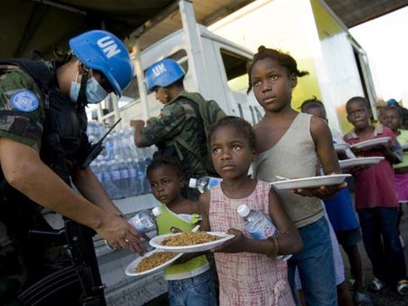 Hàng chục nghìn người Haiti vẫn đang chờ đợi sự giúp đỡ