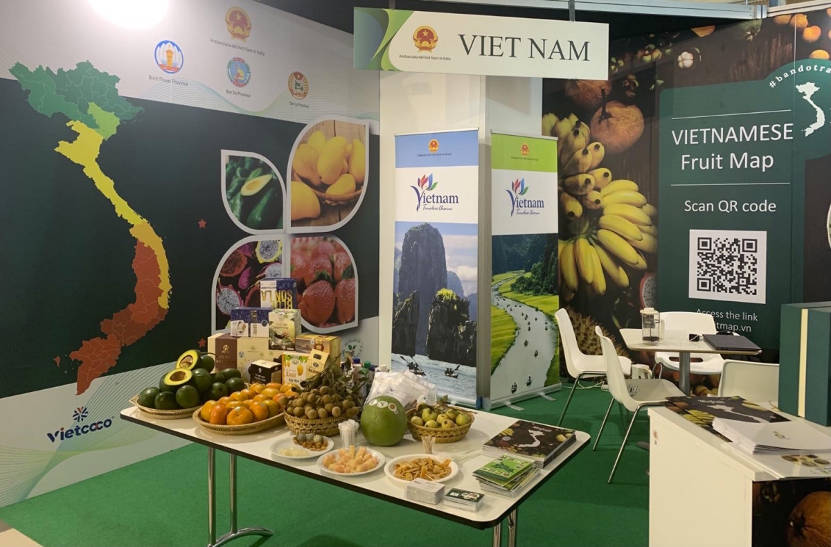 Trái cây Việt Nam hút khách tại hội chợ quốc tế ở Italy