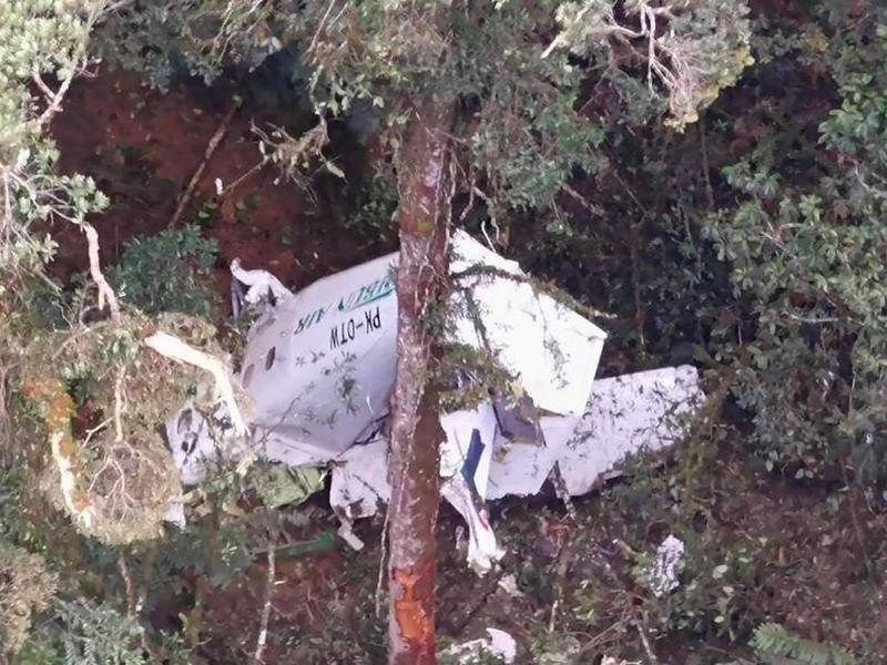 Máy bay chở hàng rơi, phi hành đoàn mất tích ở Indonesia