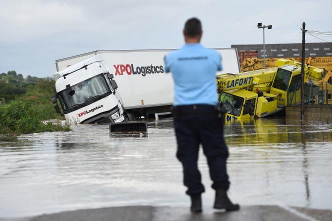 Pháp ban bố tình trạng thảm họa tự nhiên ở miền Nam vì lũ lụt