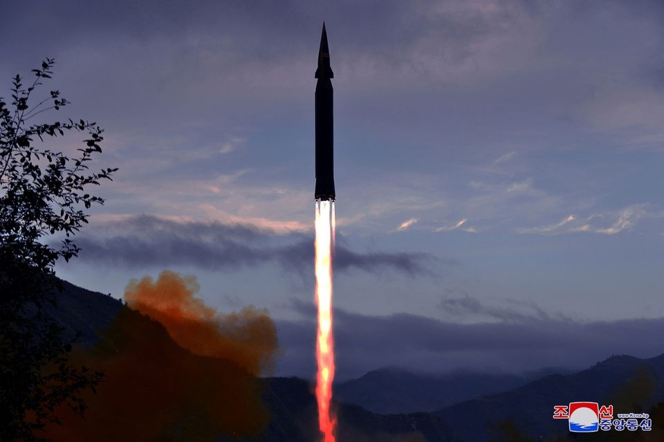 Triều Tiên thử nghiệm tên lửa siêu thanh mới, nâng cấp hệ thống vũ khí