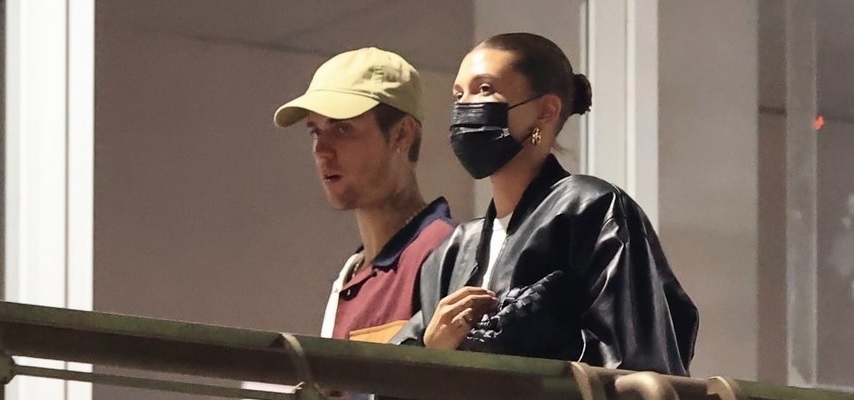 Justin Bieber thân mật đi mua sắm cùng vợ trước thềm MTV VMAs 2021