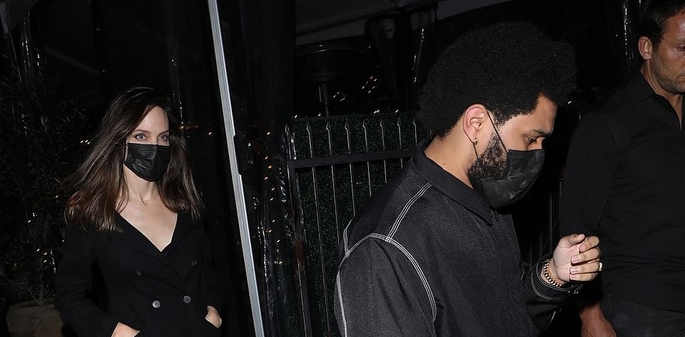 Angelina Jolie hẹn hò ăn tối cùng The Weeknd