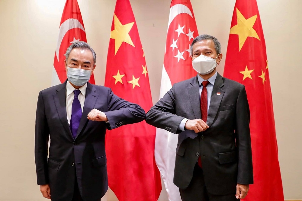 Ngoại trưởng Trung Quốc Vương Nghị hội đàm với Ngoại trưởng Singapore Vivian