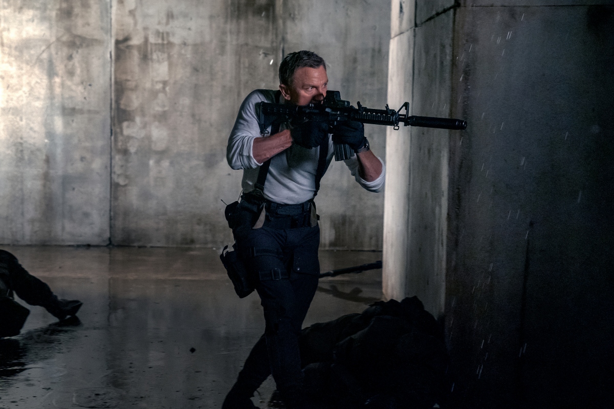 "No Time To Die" tung trailer mới nhất, hé lộ pha hành động không tưởng của Daniel Craig