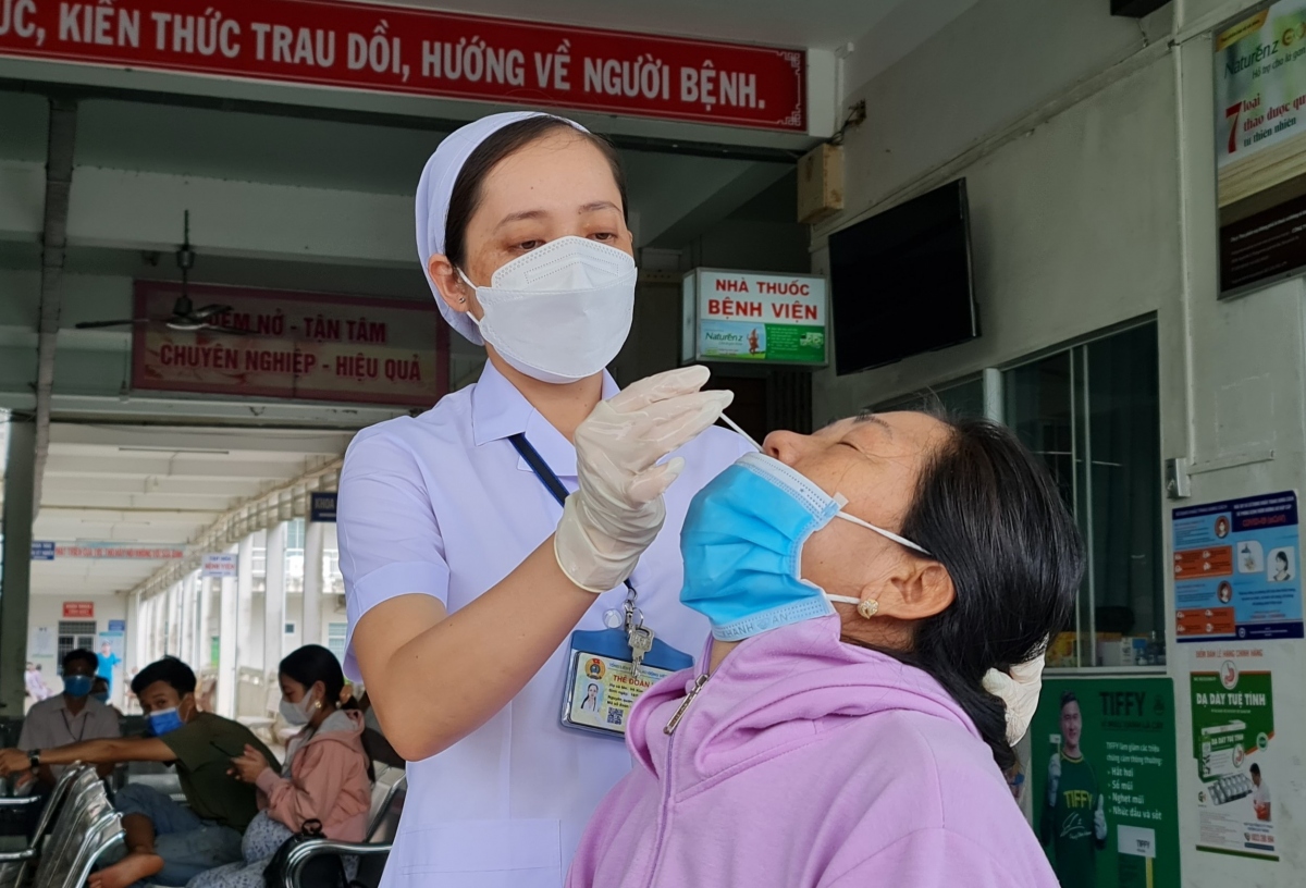 Cà Mau tầm soát Covid-19 diện rộng, sớm thực hiện "bình thường mới"