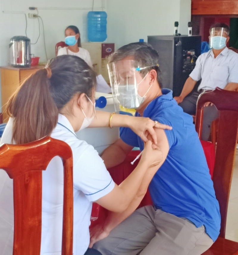 Đắk Lắk tiêm vaccine phòng COVID-19 cho hơn 34.000 người trong ngành giáo dục