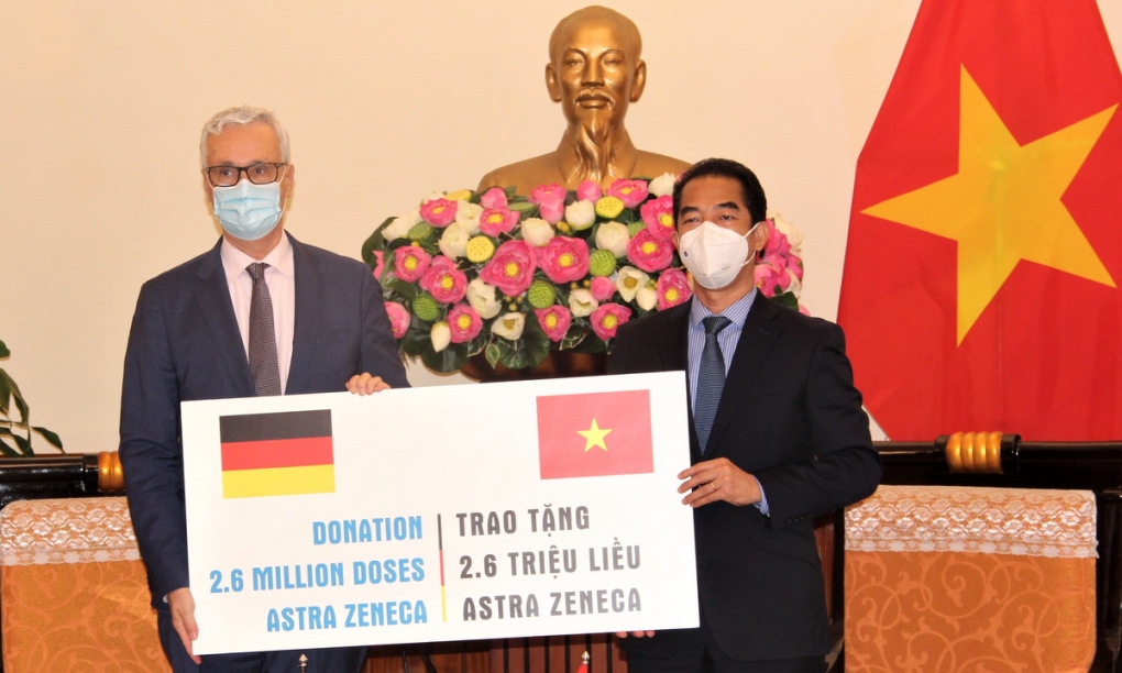 Đức trao tặng 2,6 triệu liều vaccine cho Việt Nam