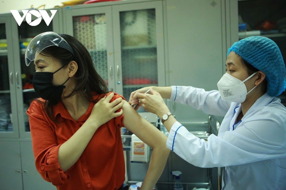 Ngày 13/9, Việt Nam có 11.168 ca mắc COVID-19 mới, 11.200 người khỏi bệnh