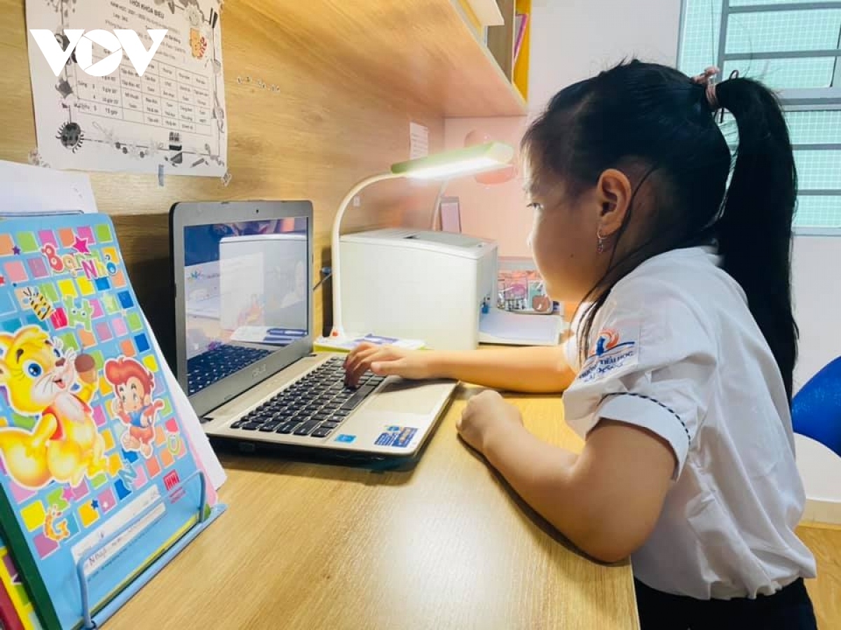 Hà Nội đề nghị đảm bảo đường truyền Internet để dạy và học trực tuyến