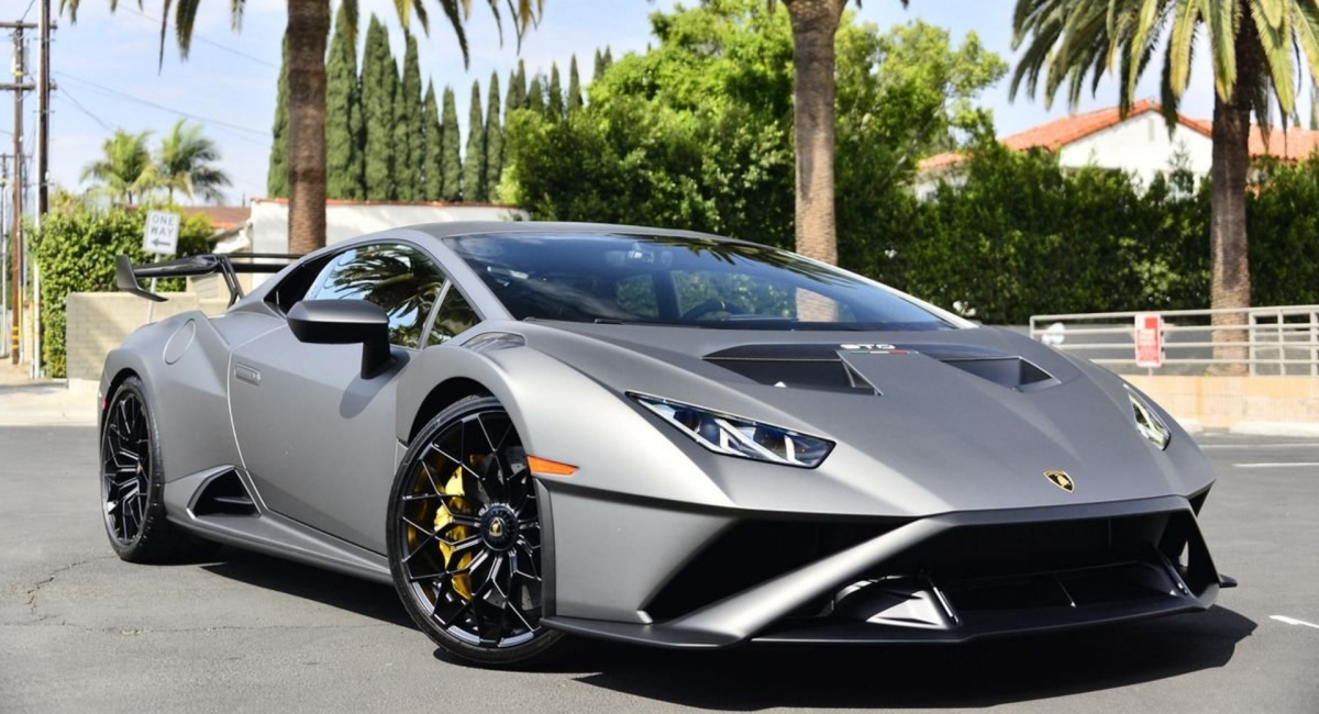 Lamborghini Huracan STO cũ được rao bán lại với giá hơn nửa triệu USD