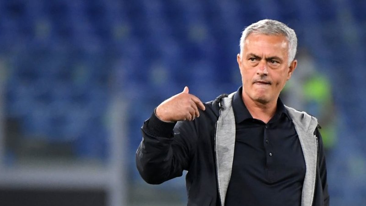 Mourinho xin thêm thời gian để biến AS Roma thành “ông kẹ” Serie A