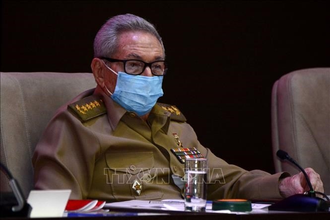 Chủ tịch nước Nguyễn Xuân Phúc gặp Đại tướng Raul Castro Ruz