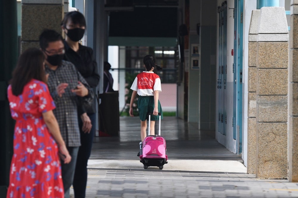 Singapore bắt buộc học sinh tiểu học học trực tuyến sau khi số ca nhiễm tăng trở lại