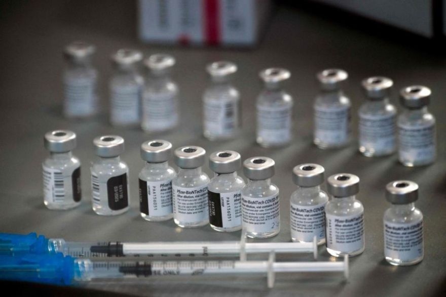 Vay-mượn vaccine giữa các nước - Giải pháp đôi bên cùng có lợi