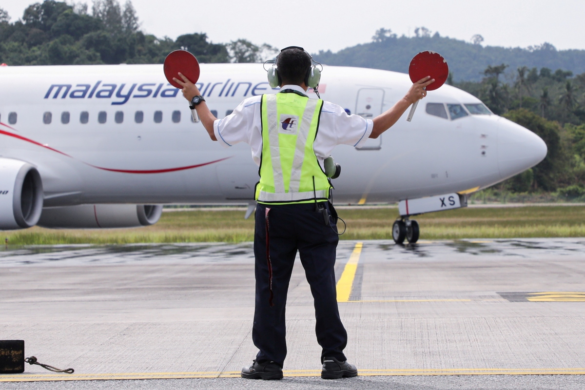 Malaysia và Singapore xem xét mở đường bay cho du khách đã tiêm chủng