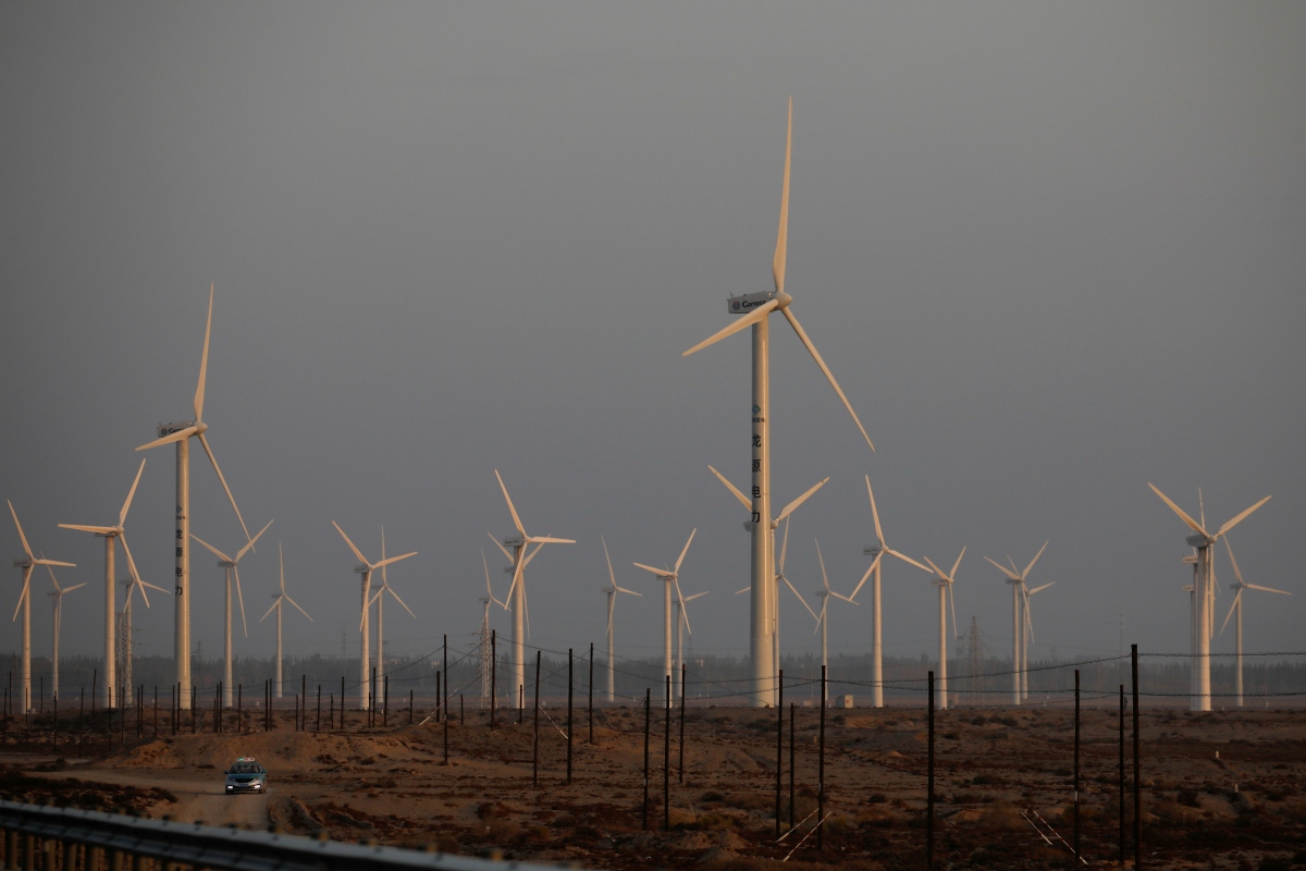 Trung Quốc chi khoảng 10 tỷ USD xây dựng nhà máy quang điện và điện gió 