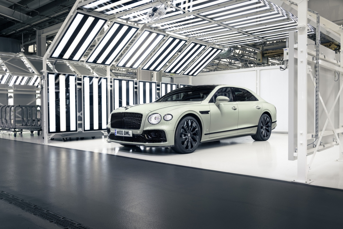 Bentley mang trở lại bốn màu sơn gầm 100 năm tuổi