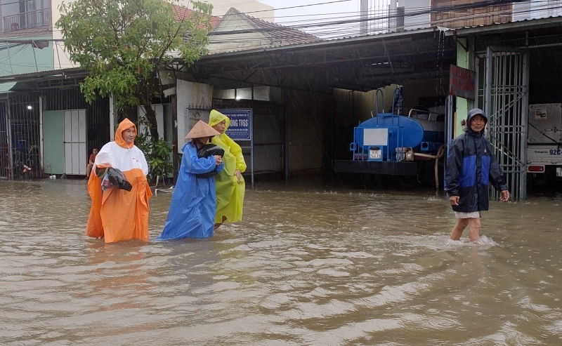 Mưa lớn kéo dài, ngập lụt trên diện rộng ở Quảng Nam