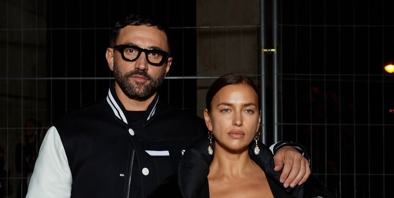 Irina Shayk thần thái sang chảnh dự tiệc cùng NTK Riccardo Tisci