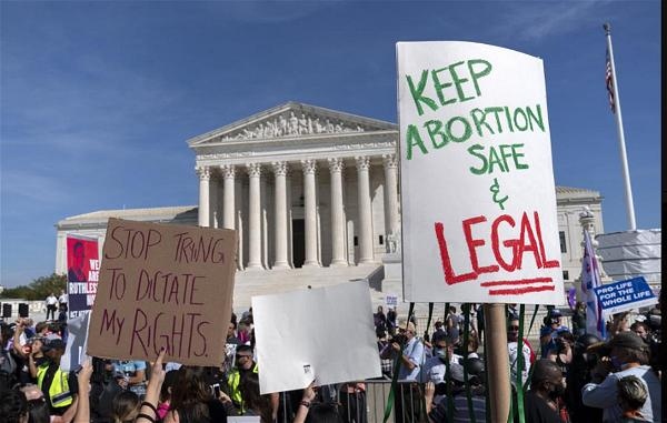 Biểu tình phản đối quyền được phá thai lan rộng ở Mỹ